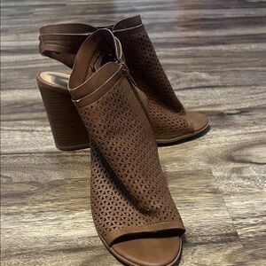 Brown Peep-Toe Block Heel Sandals